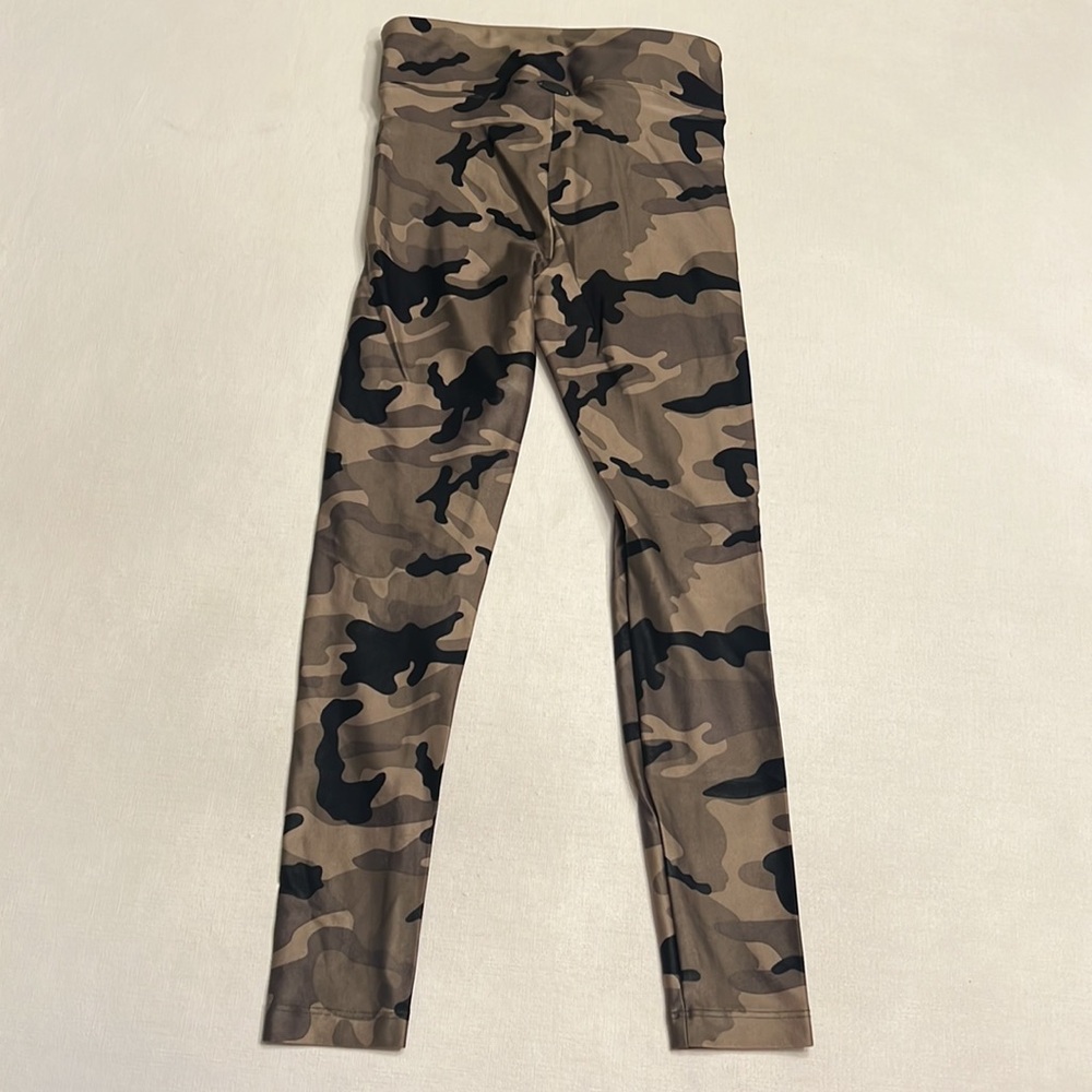 Koral Activewear Lustrous High Rise Legging - Olive Camo - Picture 4 of 4